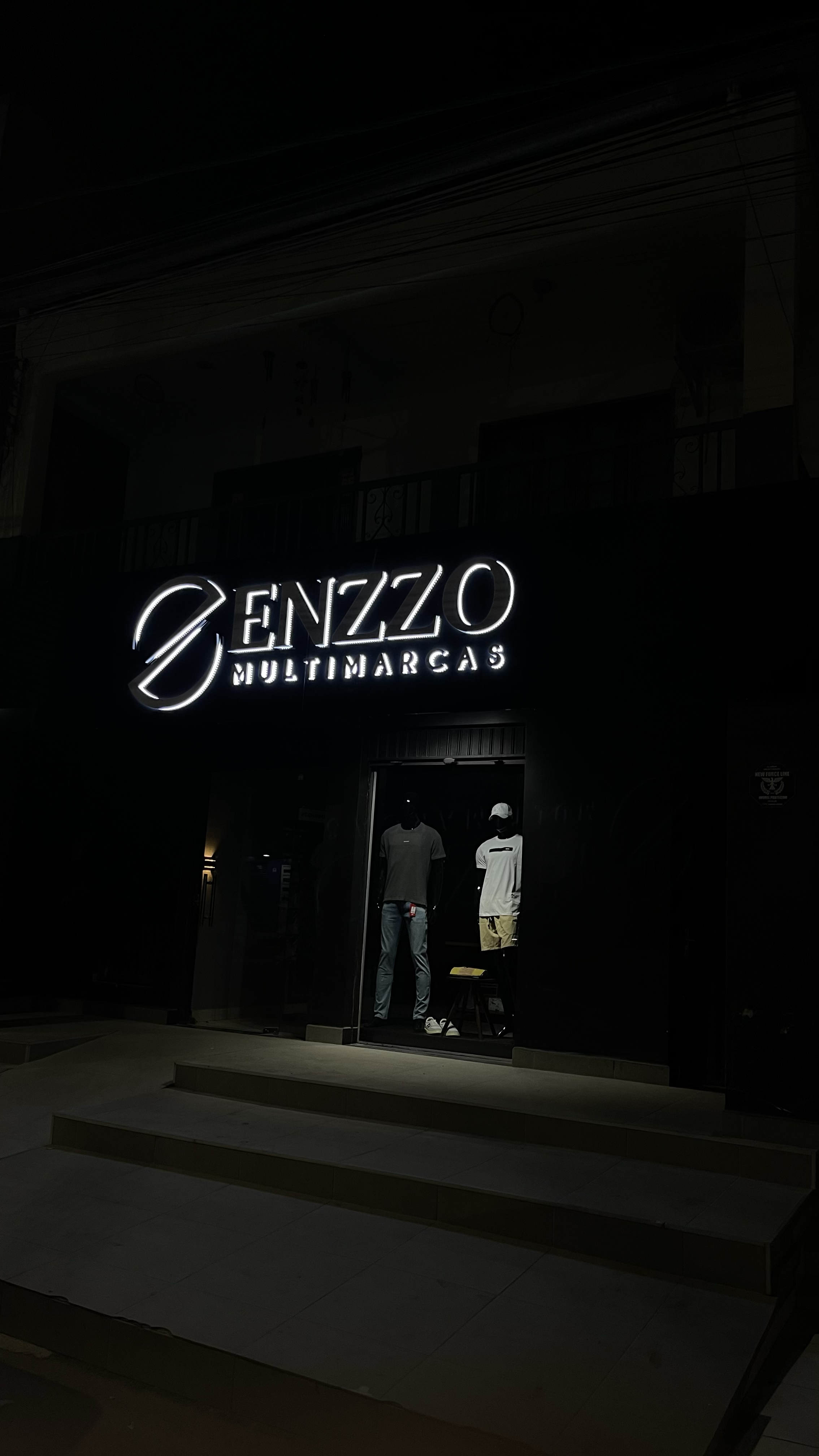 Enzo Multimarcas Fachada